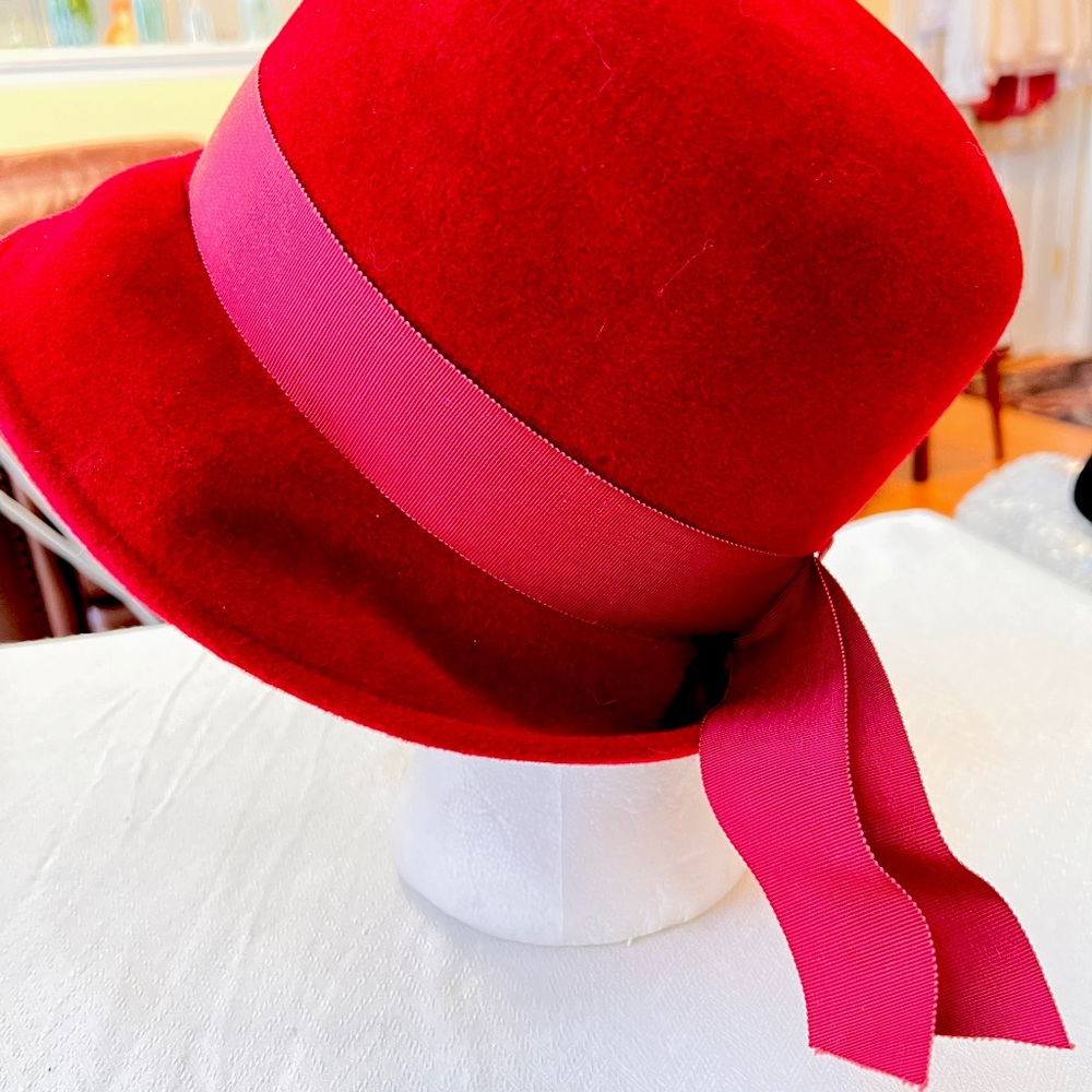 Vintage Cranberry Red Cloche Style Velour Hat